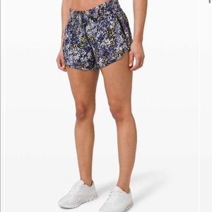 NWOT Lululemon Tracker Short V *4”